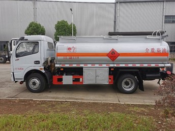 東風八噸油罐車 多噸位選擇，分期無憂，包上戶一站式服務